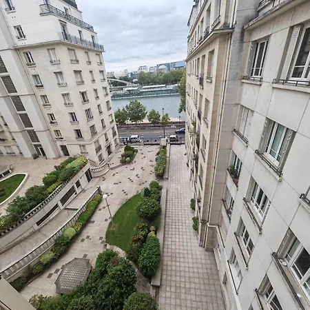 View Sur La Seine Apartment Paris